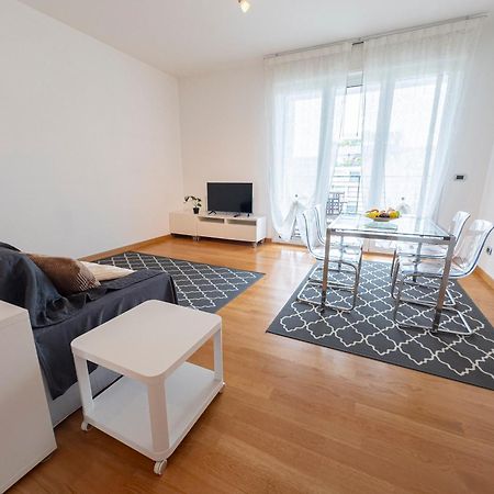 Luxury Apartment - Cesare Battisti 26A Сан-Донато-Міланезе Екстер'єр фото